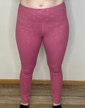 Load image into Gallery viewer, Lilly Mauve Leopard Print Leggings - Rusty Soul