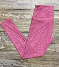 Load image into Gallery viewer, Lilly Mauve Leopard Print Leggings - Rusty Soul