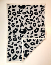 Load image into Gallery viewer, Hold Me Tight Cotton Blanket