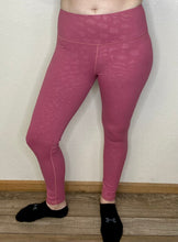 Load image into Gallery viewer, Lilly Mauve Leopard Print Leggings - Rusty Soul