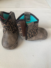 Load image into Gallery viewer, Della Cheetah Baby Boots
