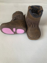 Load image into Gallery viewer, Serena Baby Bucker Fringe Boots