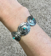 Load image into Gallery viewer, Tipi Turquoise &amp; Silver Concho Streach Bracelet - Rusty Soul